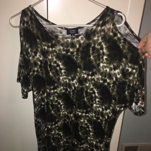 Cold shoulder Jones New York Green mixed blouse